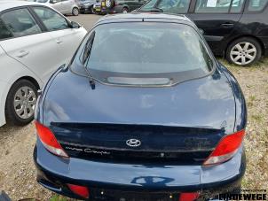 Hyundai Coupe 2.0i 16V Épave (2002, Bleu)