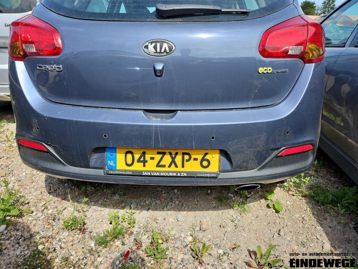 Kia Cee'd 1.6 GDI 16V Épave (2013, Bleu)