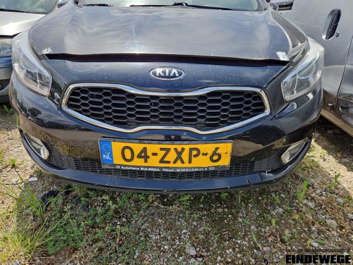 Kia Cee'd 1.6 GDI 16V Épave (2013, Bleu)