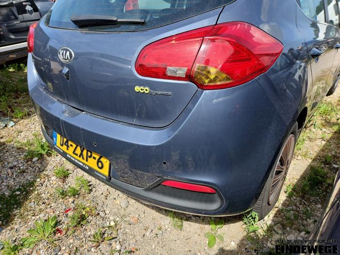 Kia Cee'd 1.6 GDI 16V Épave (2013, Bleu)