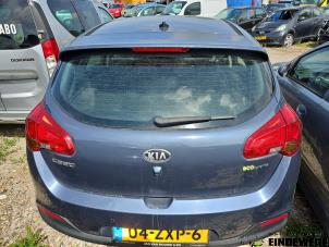 Kia Cee'd 1.6 GDI 16V Épave (2013, Bleu)