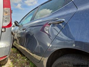 Kia Cee'd 1.6 GDI 16V Épave (2013, Bleu)