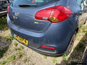 Kia Cee'd 1.6 GDI 16V Épave (2013, Bleu)