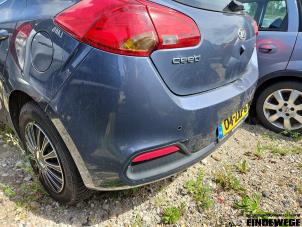 Kia Cee'd 1.6 GDI 16V Épave (2013, Bleu)