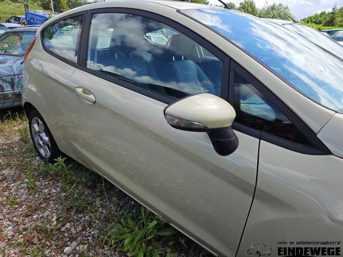 Ford Fiesta 6 1.4 TDCi Vehículo de desguace (2009, Beige)