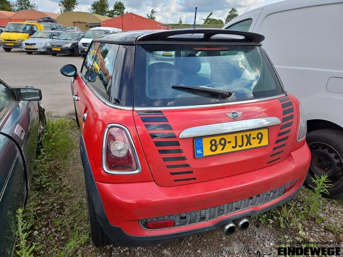 Mini Mini 1.6 16V Cooper S Vehículo de desguace (2007, Rojo, Negro)