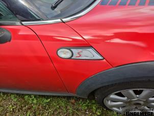Mini Mini 1.6 16V Cooper S Vehículo de desguace (2007, Rojo, Negro)