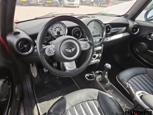 Mini Mini 1.6 16V Cooper S Vehículo de desguace (2007, Rojo, Negro)