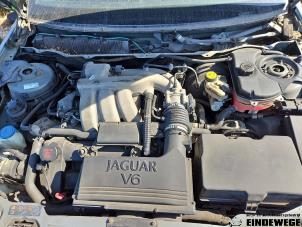 Jaguar X-type 2.5 V6 24V Vehículo de desguace (2005, Gris)