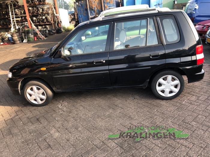 Mazda demio 1999