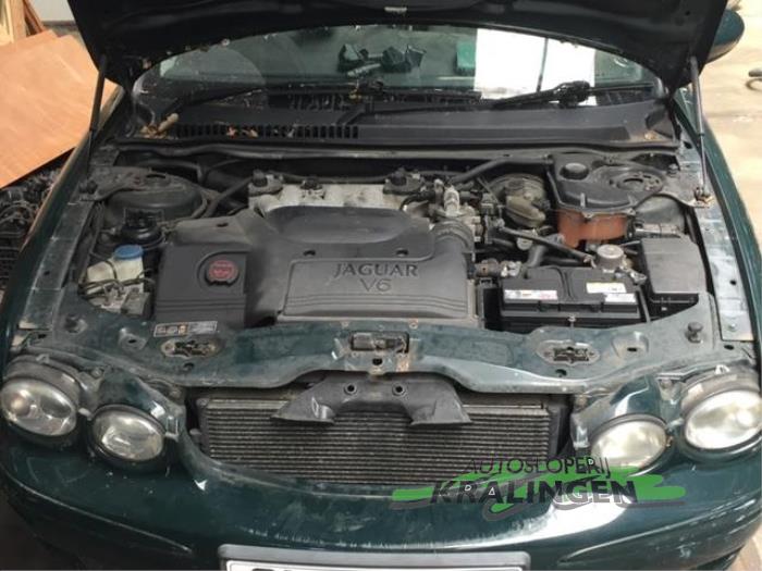 Jaguar X-type 2.1 V6 24V Épave (2002, Vert)