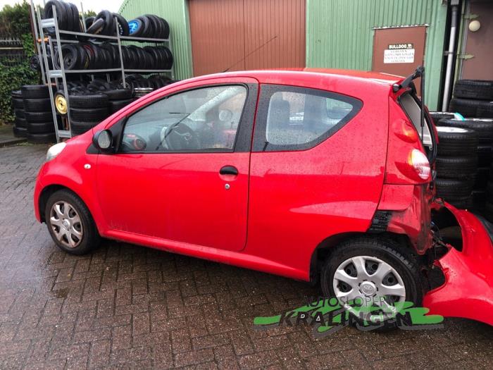 Peugeot 107 1.0 12V Salvage vehicle (2006, Red)