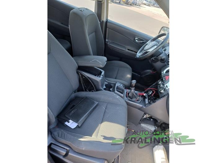 Renault Koleos I 2.5 16V Épave (2008, Noir)