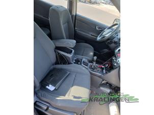 Renault Koleos I 2.5 16V Épave (2008, Noir)