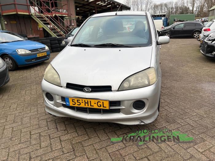 Daihatsu YRV 1.3 16V DVVT Coche de ocasión (2001, Gris)