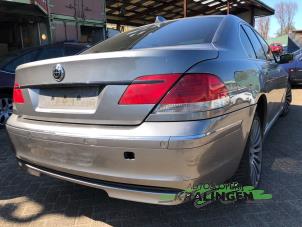 BMW 7 serie 730d 24V Épave (2005, Gris)