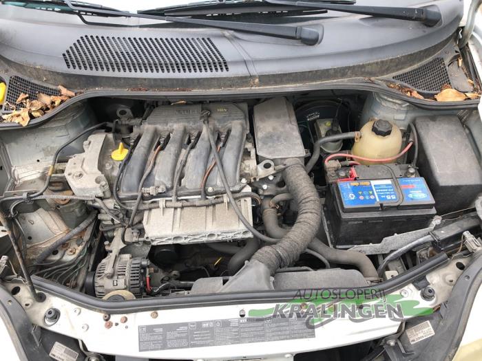 Renault Scénic I 1.4 16V Samochód złomowany (1999, Szary)