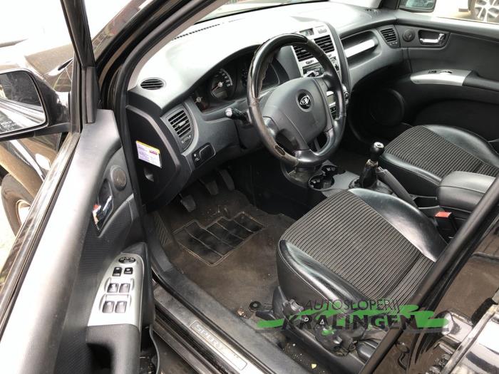 Kia Sportage 2.0 CVVT 16V 4x2 Voiture accidentée (2006, Noir)