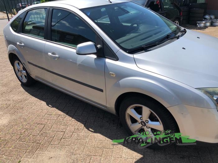 ford-focus-2-1-8-16v-flexifuel-pave-2006-gris
