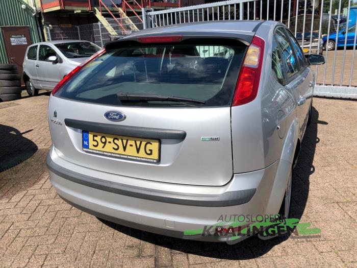 ford-focus-2-1-8-16v-flexifuel-pave-2006-gris