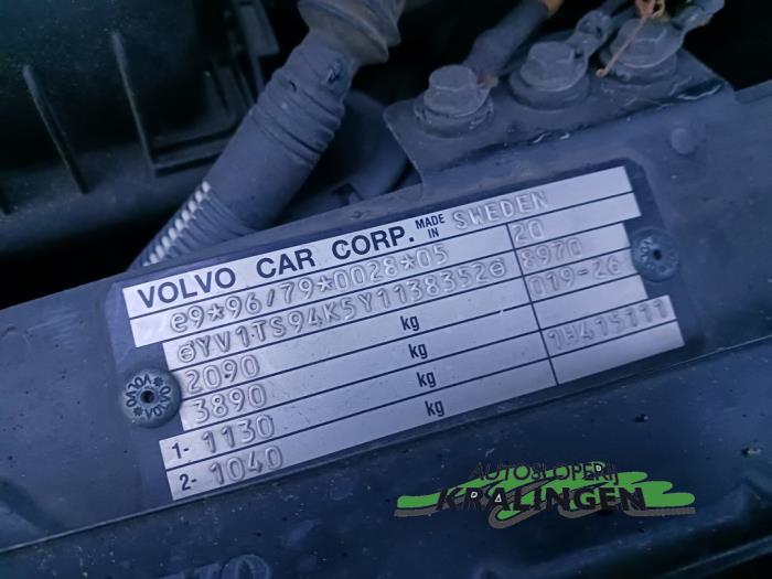 Volvo S80 2.9 SE 24V Samochód złomowany (2000, Czarny)