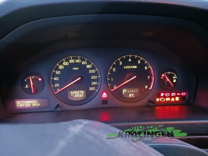 Volvo S80 2.9 SE 24V Samochód złomowany (2000, Czarny)