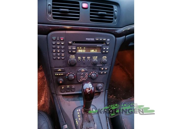 Volvo S80 2.9 SE 24V Samochód złomowany (2000, Czarny)