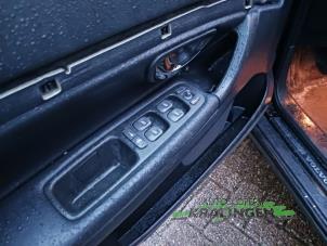 Volvo S80 2.9 SE 24V Samochód złomowany (2000, Czarny)