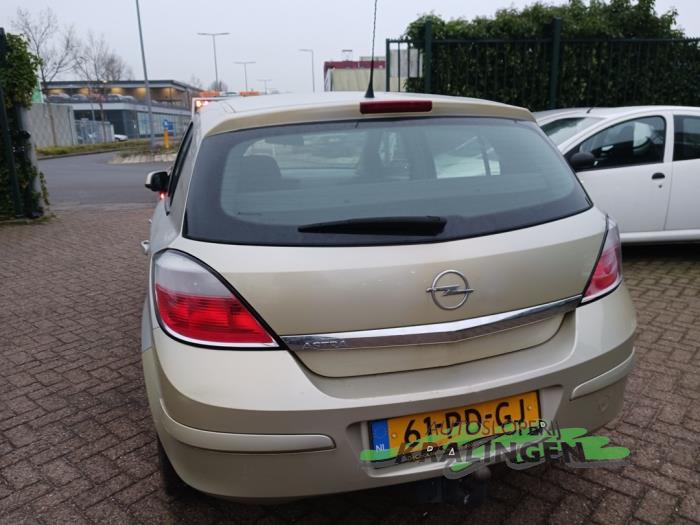 Opel Astra H 1.4 16V Twinport Vehículo de desguace (2004, Amarillo)