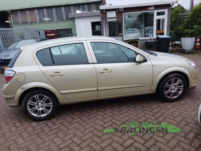 Opel Astra H 1.4 16V Twinport Vehículo de desguace (2004, Amarillo)
