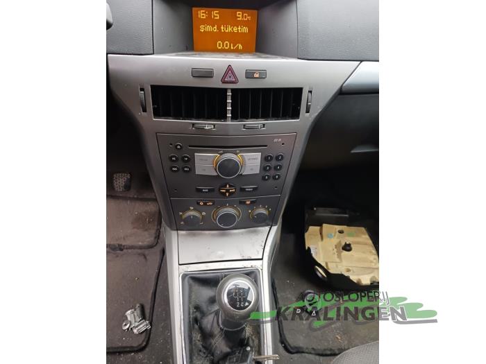 Opel Astra H 1.4 16V Twinport Vehículo de desguace (2004, Amarillo)