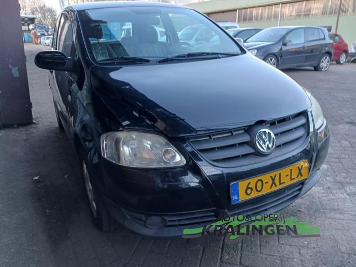 Volkswagen Fox 1.4 16V Skadat fordon (2007, ZWART)