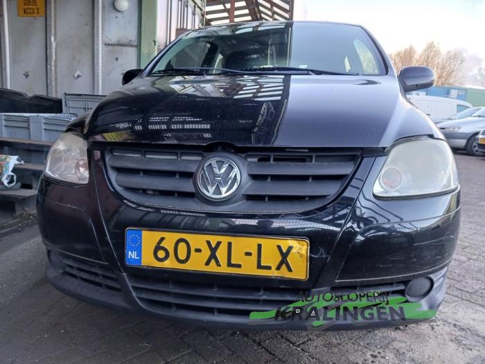 Volkswagen Fox 1.4 16V Skadat fordon (2007, ZWART)