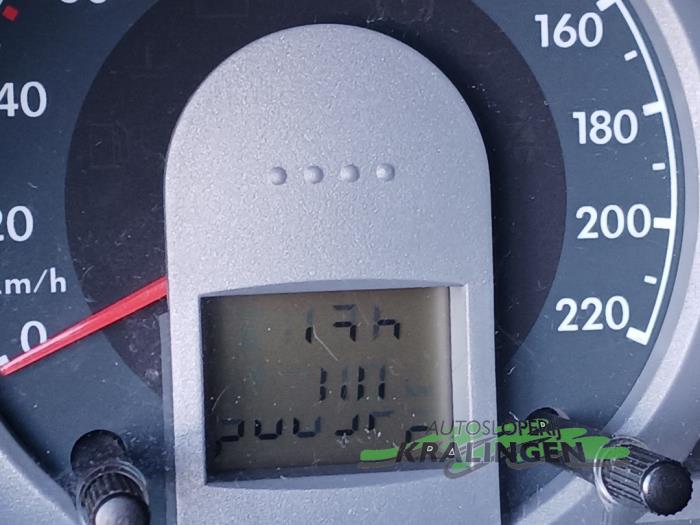 Volkswagen Fox 1.4 16V Skadat fordon (2007, ZWART)