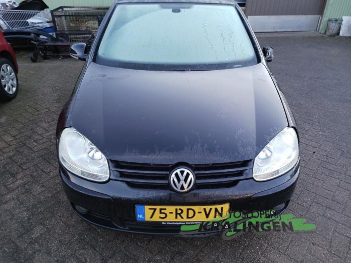 Volkswagen Golf V 2.0 FSI 16V Samochód złomowany (2005, Czarny)