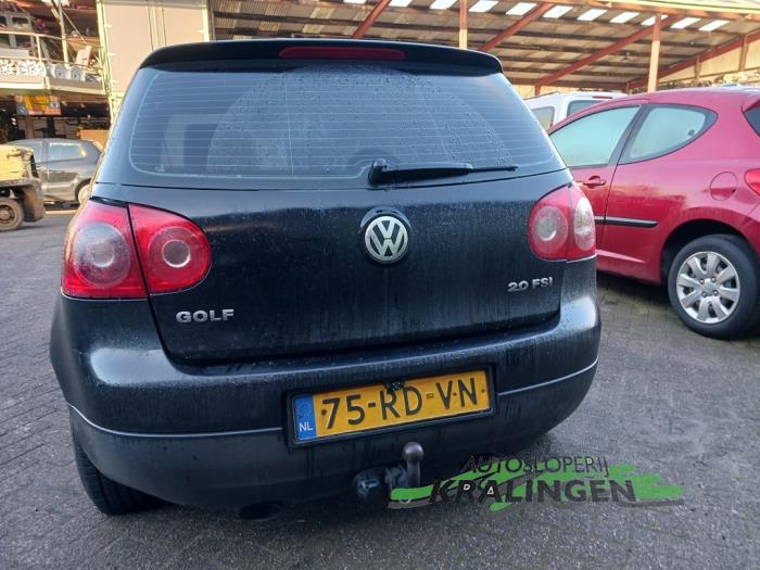 Volkswagen Golf V 2.0 FSI 16V Samochód złomowany (2005, Czarny)