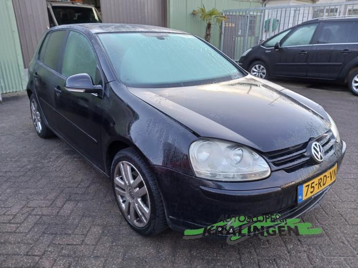 Volkswagen Golf V 2.0 FSI 16V Samochód złomowany (2005, Czarny)