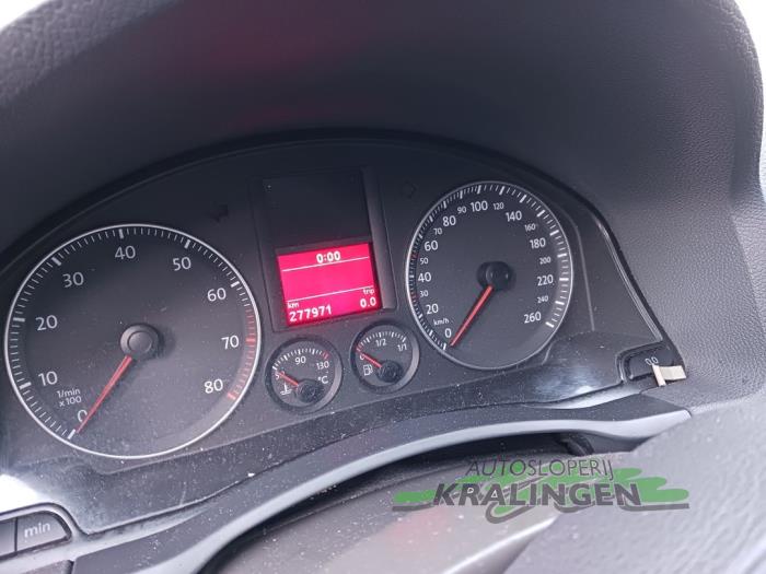 Volkswagen Golf V 2.0 FSI 16V Samochód złomowany (2005, Czarny)