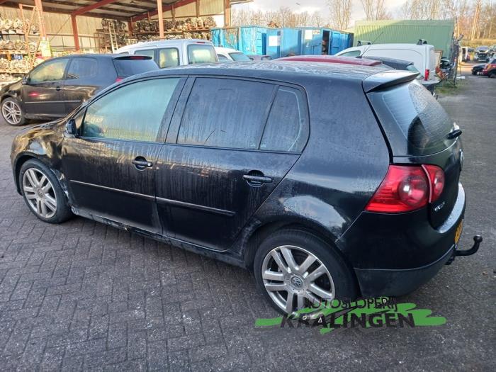 Volkswagen Golf V 2.0 FSI 16V Samochód złomowany (2005, Czarny)