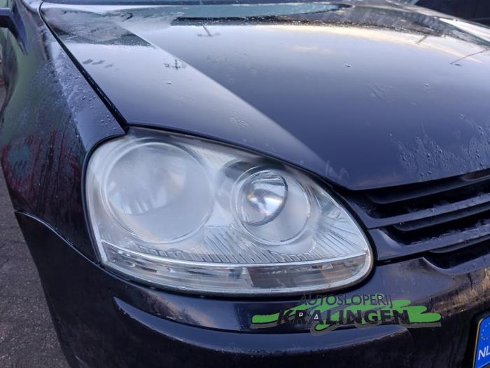 Volkswagen Golf V 2.0 FSI 16V Samochód złomowany (2005, Czarny)