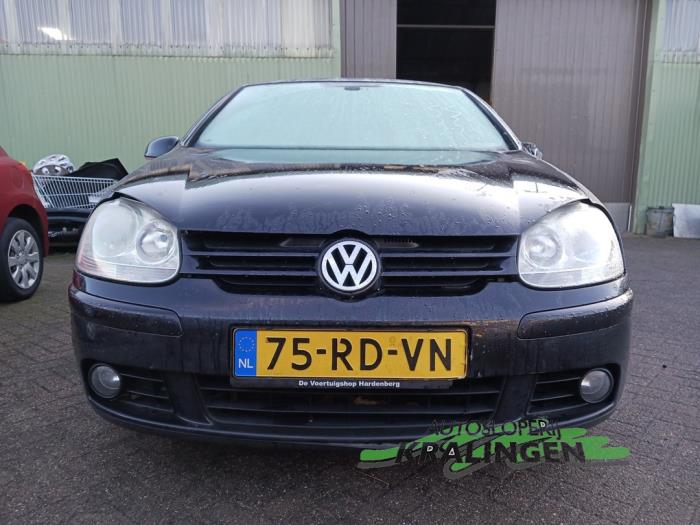 Volkswagen Golf V 2.0 FSI 16V Samochód złomowany (2005, Czarny)