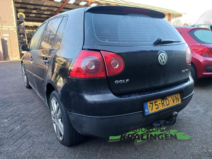Volkswagen Golf V 2.0 FSI 16V Samochód złomowany (2005, Czarny)