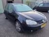 Volkswagen Golf V 2.0 FSI 16V Samochód złomowany (2005, Czarny)