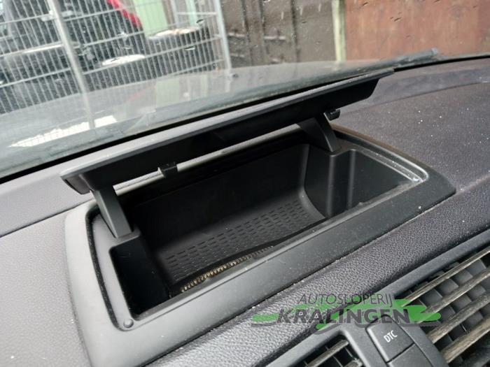 BMW 1 serie 116i 1.6 16V Schrottauto (2008, Grau)