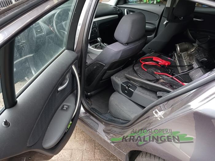 BMW 1 serie 116i 1.6 16V Schrottauto (2008, Grau)