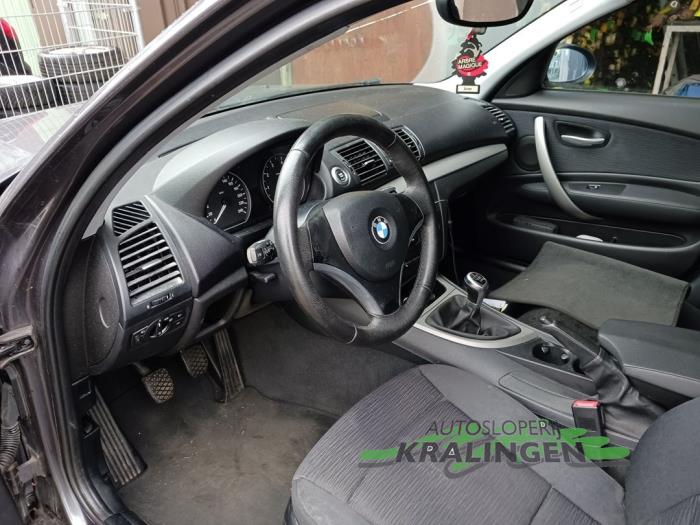 BMW 1 serie 116i 1.6 16V Schrottauto (2008, Grau)
