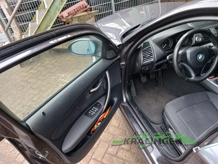 BMW 1 serie 116i 1.6 16V Schrottauto (2008, Grau)