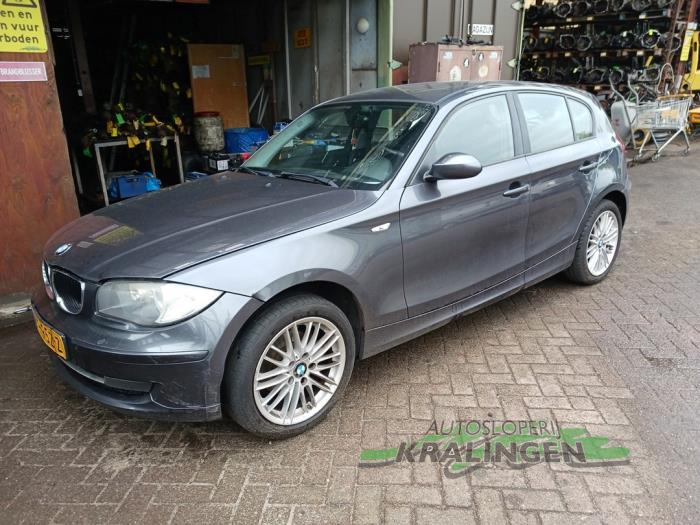 BMW 1 serie 116i 1.6 16V Schrottauto (2008, Grau)