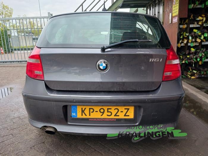 BMW 1 serie 116i 1.6 16V Schrottauto (2008, Grau)
