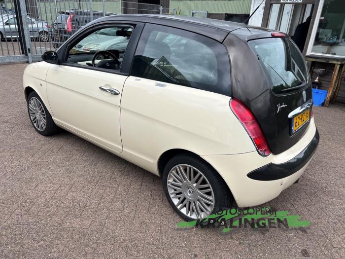 Lancia Ypsilon 1.4 16V Voiture accidentée (2005, Blanc)